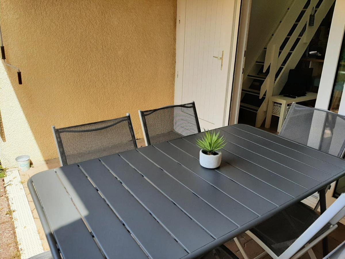 Charmante Villa Patio Avec Terrasse : Proche Plages Et Centre, Ideale Pour 4 Personnes - Fr-1-239-789 Capbreton Exterior foto