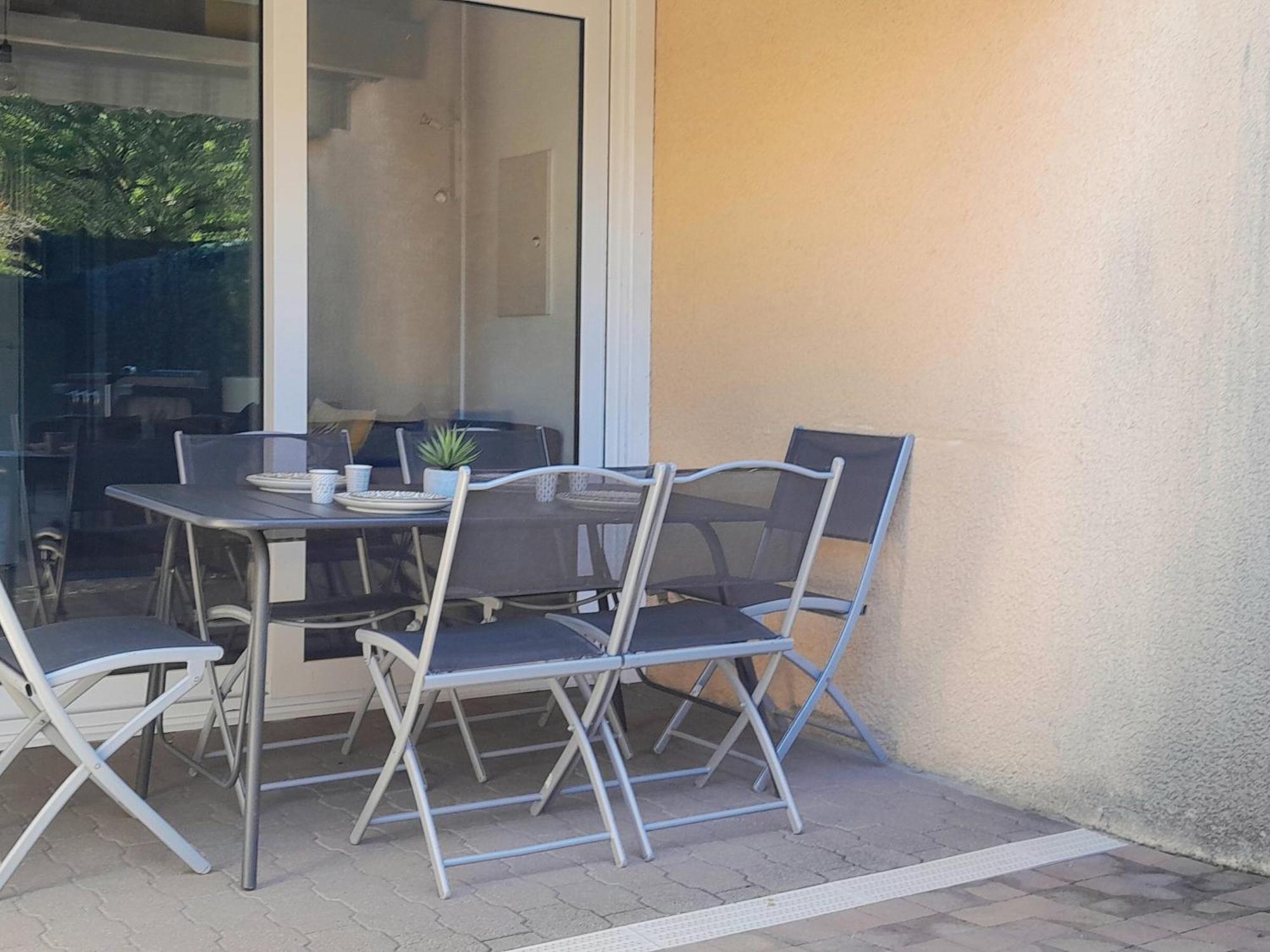 Charmante Villa Patio Avec Terrasse : Proche Plages Et Centre, Ideale Pour 4 Personnes - Fr-1-239-789 Capbreton Exterior foto